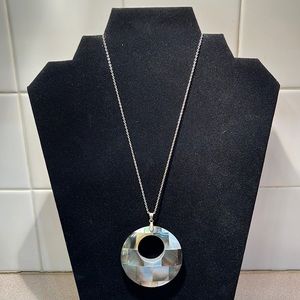 Reversible pendant necklace